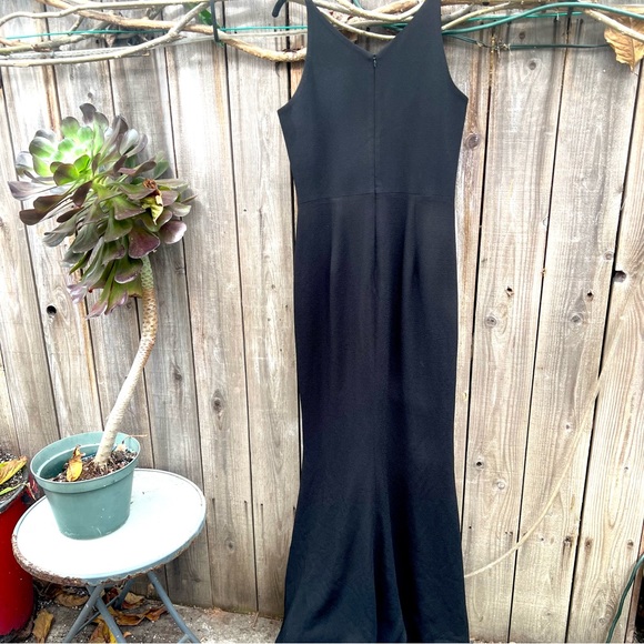 Dress The Population Iris Sleeveless Crepe Slit Gown - Picture 6 of 7